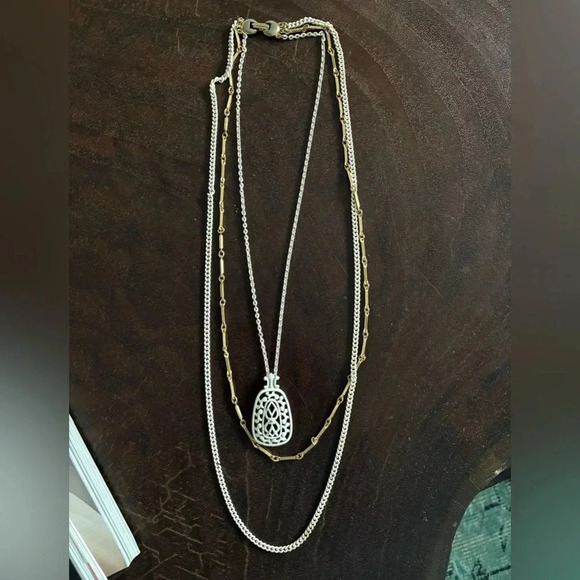 White and gold vintage necklace - Picture 7 of 8